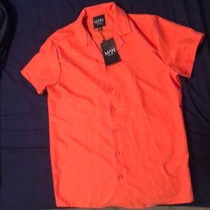 Coral short sleeve collar button up.